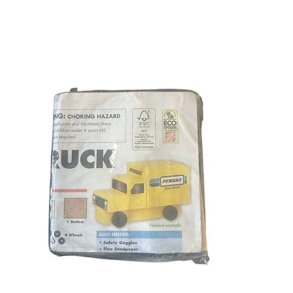 Lot of Kid's Crafts Haunted House Bird Feeder Penske Truck Teddy Bear and More - Picture 6 of 7